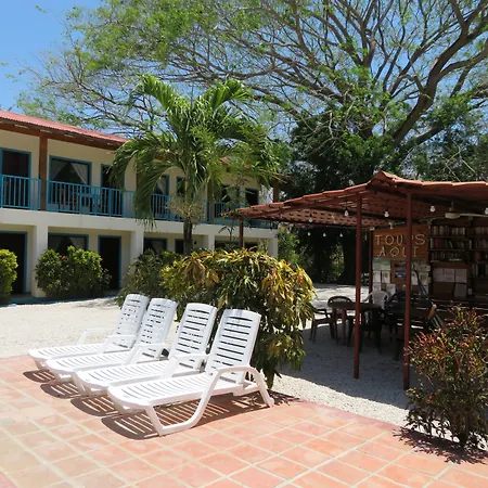 Cabinas Diversion Tropical