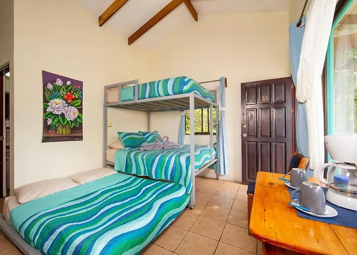 Diversion Tropical Hotel