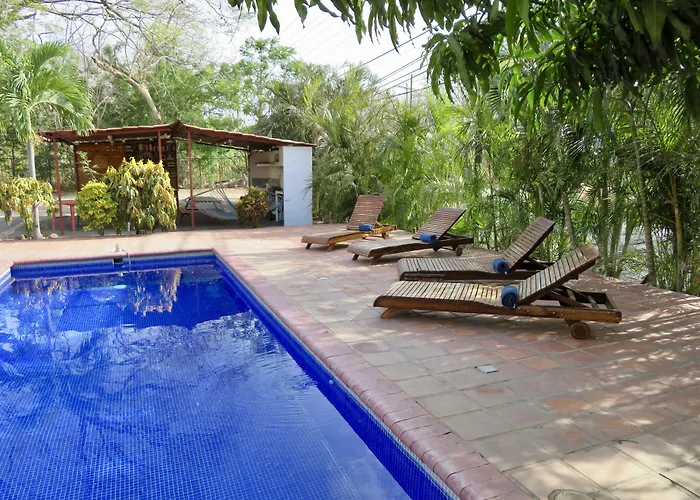 Diversion Tropical Hotel 2*